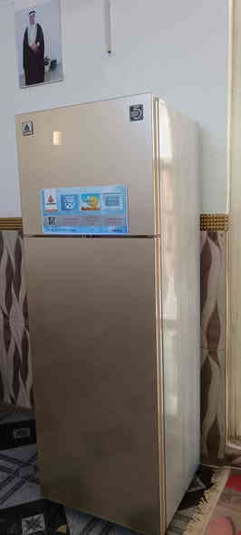 السلام عليكم للببع ثلاجه نوع الحافض كلش جديده تحميد فوول بعدهي وضع شركة ما داخله اي تصليح طولها 175 س. وعرضها 60 س سعر 175 مكاني بغداد التاجي *********** بغداد
