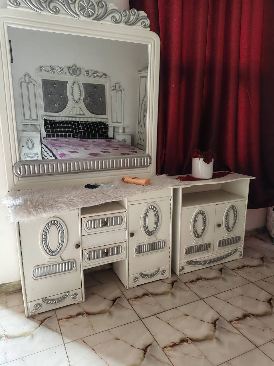 غرفه نجاره لبيع ***********
