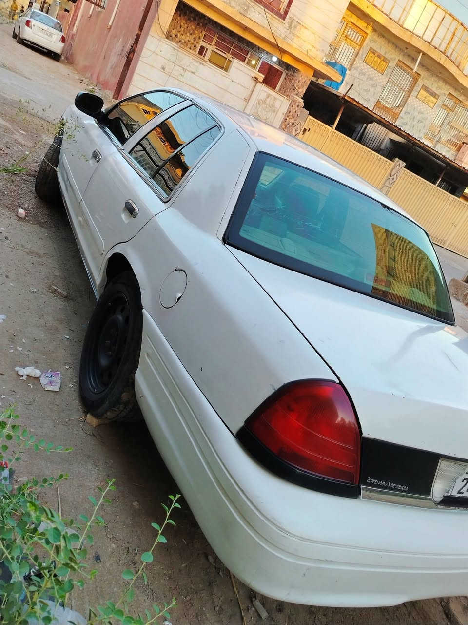 فورد كراون فيكتوريا 2006 وراد امريكي بوليسي مكينه ٤٦٠٠ بلاديه فدرالي شوته كبيره و كاردن المنيوم  السياره جاهزه بدون ضربه وصبغ بلاديه
 نوزل جديد وكاله موتوركرافت بالكارتون
كويلات جديد وكاله.. بلكات جديد وكاله
داينمو جديد وكاله بوليسي 200 امبير.. سلف جديد وكاله.. واتر بم جديد وكاله موتوركرافت
ولف  جديد وكاله.. ماء زيتي اصلي 
قايش جديد وكاله.. عقل مبرمج برمجه فول
زنون.. شاشه تاب اندرويد سستم دمام سماعات
فلتر بنزين وكاله موتوركرافت..غرفه السياره نضيفه جدا.. تبريد منضومه جديده ثلج.. صدر امامي خلفي جديد.. باتري جديد.. كشن سايق كهرباء 
للبيع جاهزه من كلشي.. تحتاج ترتيب بصبغ والسمكره
رقم بابل نكليزي بااسمي سنويه ٢٠٣١ هزه جديده
مكان سياره بغداد علي الصالح مقابيل مرور الطوبجي 
السعر 60..... ***********
