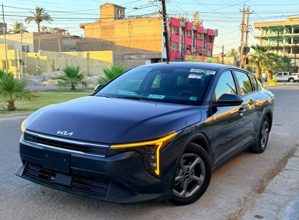 السلام عليكم KIA K4 2025 LX وارد امريكي
بصمة  / هندبريك دكمة  / لايت LED  / مكينة 2000 دوش / شاشة كبيرة متصلة ديجتال   / اوتو هولد / LED امامي وخلفي / قيادة ذاتية / كامرة دوارة / رادار تعديل مسار / اوتو بريك / مود درايف / تحكم ستيرن / كروس سرعة /مانع انزلاق / بلوتوث / اواكس / USB / ماشية 4000mi 

حادثه موضح بلصور مبدل فقط جاملغ امامي بدون دواخل

مكان السيارة بغداد البلديات 

للتواصل *********** 

ملاحضة السيارة بدون رقم دخول جديد
