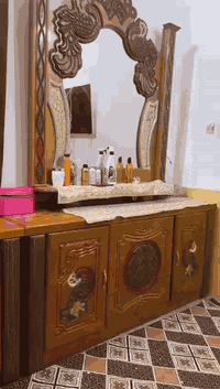 السلام عليكم غرفه للبيع سعر 400وبيها مجال قليل اتصال على هاذ الرقم ***********
