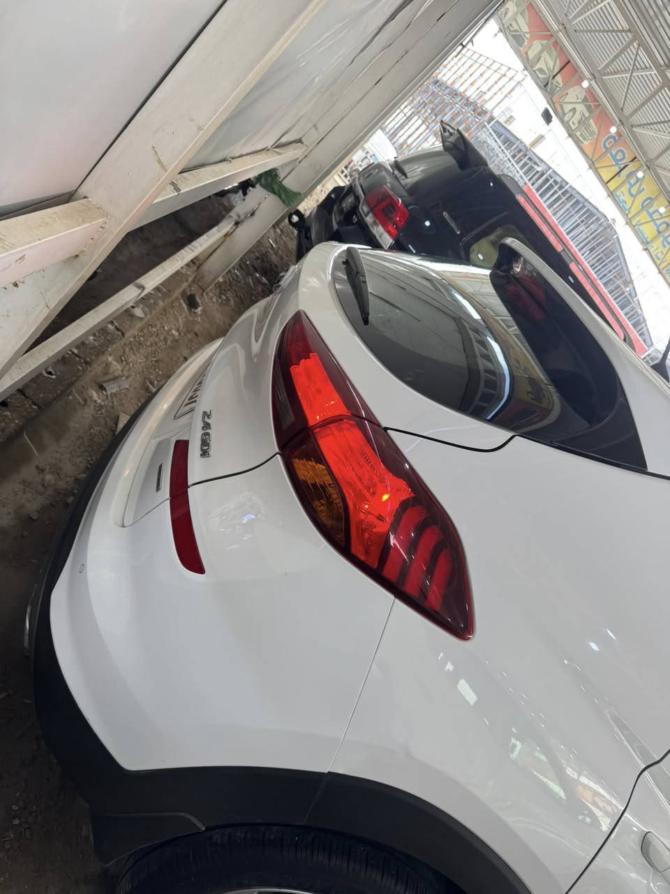 السلام عليكم 
توكسان خليجي مديل 2020 
السيارة مكفولة من صبغ فقط مكانات بارد 
السونار موجود بداخل المنشور
محرك 2400 ما مفتوح برغي بي وضع شركة
4ويل ماشية 130 الف كيلو متر حقيقي
رقم اربيل دولي مكان السيارة النجف الاشرف
السعر 175  قابل للتفاوض 
الاستفسار ***********
