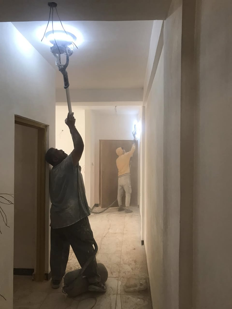 السلام عليكم 
من رخصة الادمن 
صبغ اردني المتر الفين ونص الواجهه قطعي 
للاستفسار ***********
