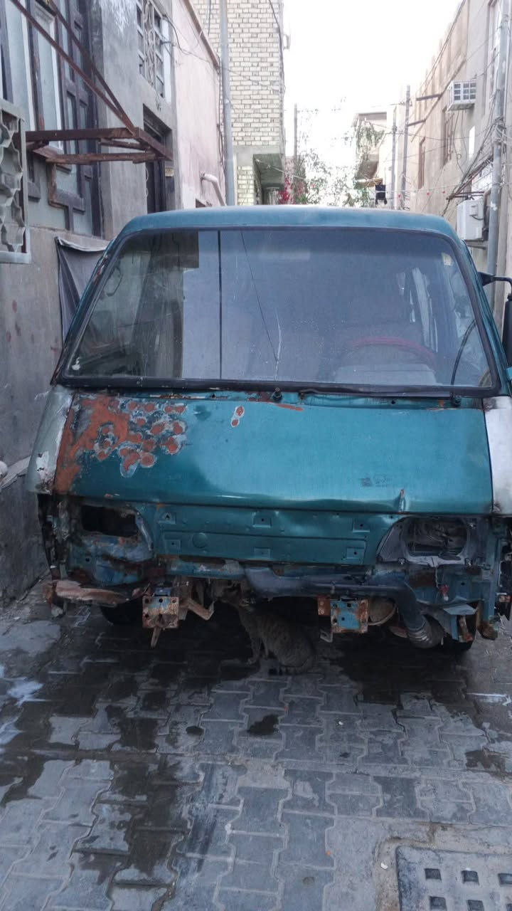 السلام عليكم سياره بسته موديل 95 مكينه وقير واكسن كفاله شواص كفاله اغراضها موجوده كلها ***********
