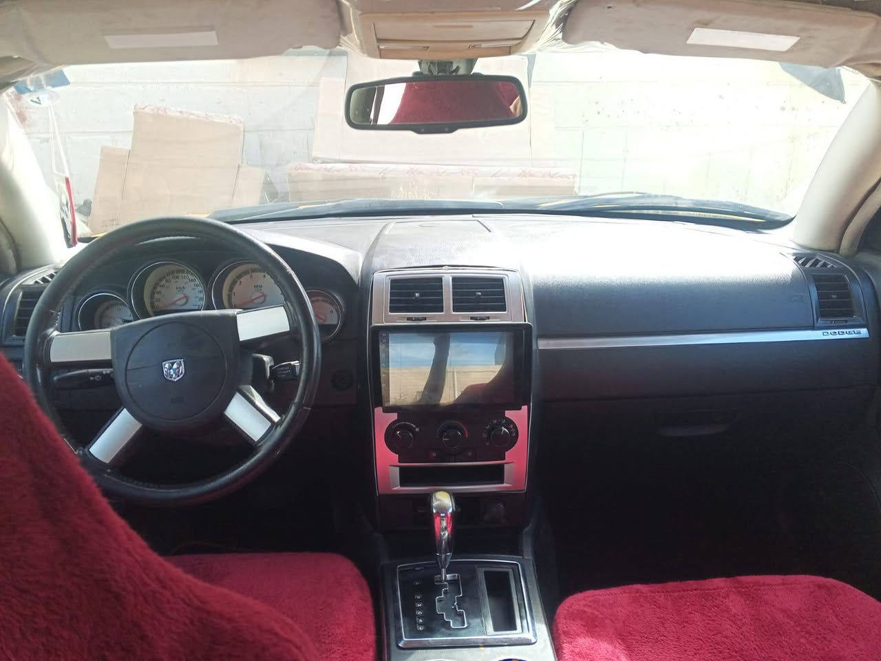 السلام عليكم شارجر موديل2008
محرك 3500
تخم تاير وحداديه 
مصفره هيئه وغرامات
مكان ناصريه مركز 
السعر 73
***********
