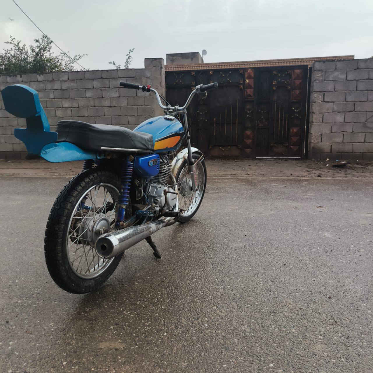 سلام عليكم دراجه يراني نتنس ادوات ادوات مكفوله عشارين من البوكت شقاله هندر واحد كامله كل نقص مابيهء ويلات بلجيس 400 وبيهء مجال البصره قضاء الدير رقمي  بي وتساب ***********
