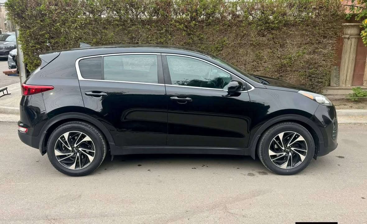 السلام عليكم
كيا سبورتج LX موديل 2019
محرك 2.4
وارد أمريكي كلين تايتل مكفوله من الصبغ والتبديل والبارد ع فحص وين ميحب المشتري مكينه كير مكفوله 
(صور السونار بل منشور )
ماشيه 85km الف 
رقم أربيل باسمي 
*********** اتصال 
*********** واتساب
