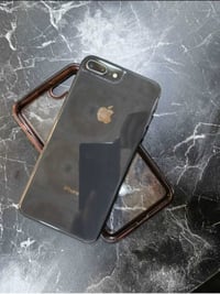 آيفون ٨ بلس • ٢٥٦ • بطارية ٨١٪ ضعيفة