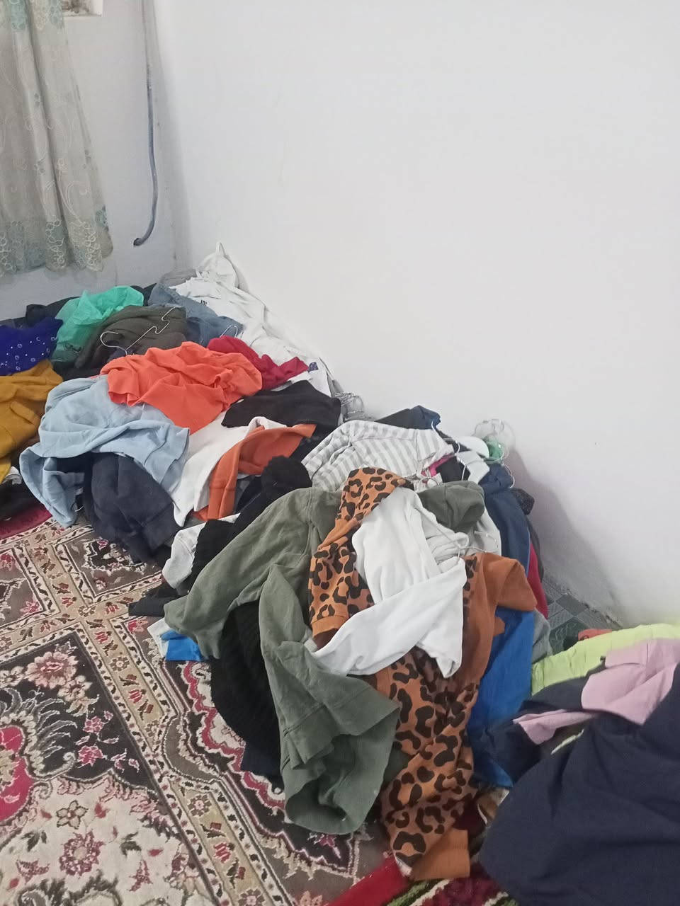 السلام عليكم ملابس بالة البيع العنوان الناصرية لإسكان الصناعي رقم وتساب ***********
