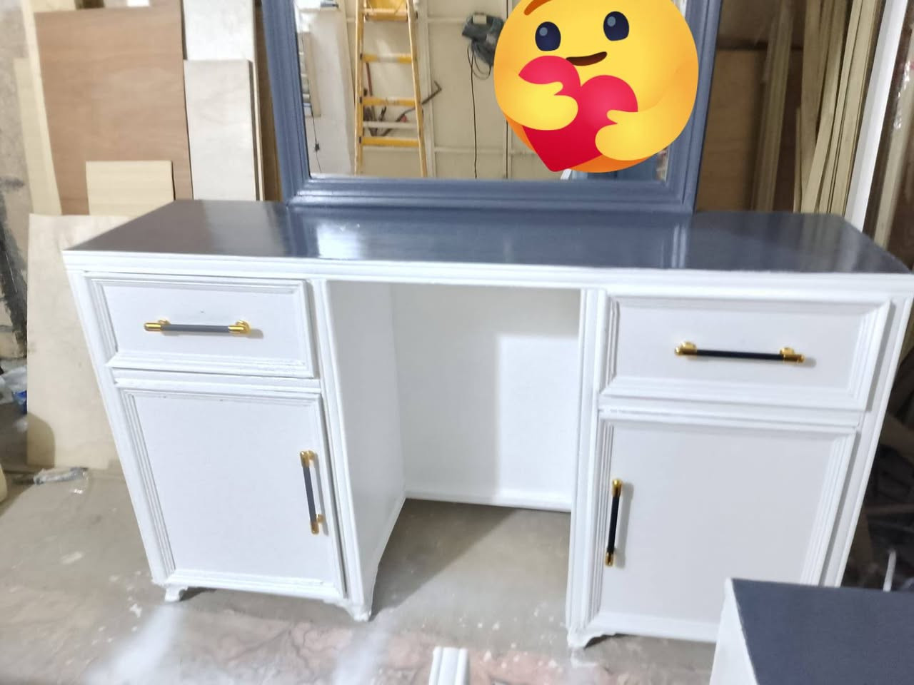 السلام عليكم لبيع الخشاب غرف صاج عراقي بلوك تسكام صبغ حسب الطلب.وديكور صبغ (ابيض ) +(صاجي ) عنوان ميسان حي النداء  ستفسار اكثر (*********** )
