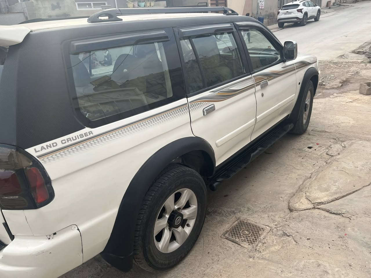 مستبوشي نتافيا 2006 للبيع *********** السعر ٦٠ محرك كير تبريد حلوه بس واكع عليه المحل مصلحه
