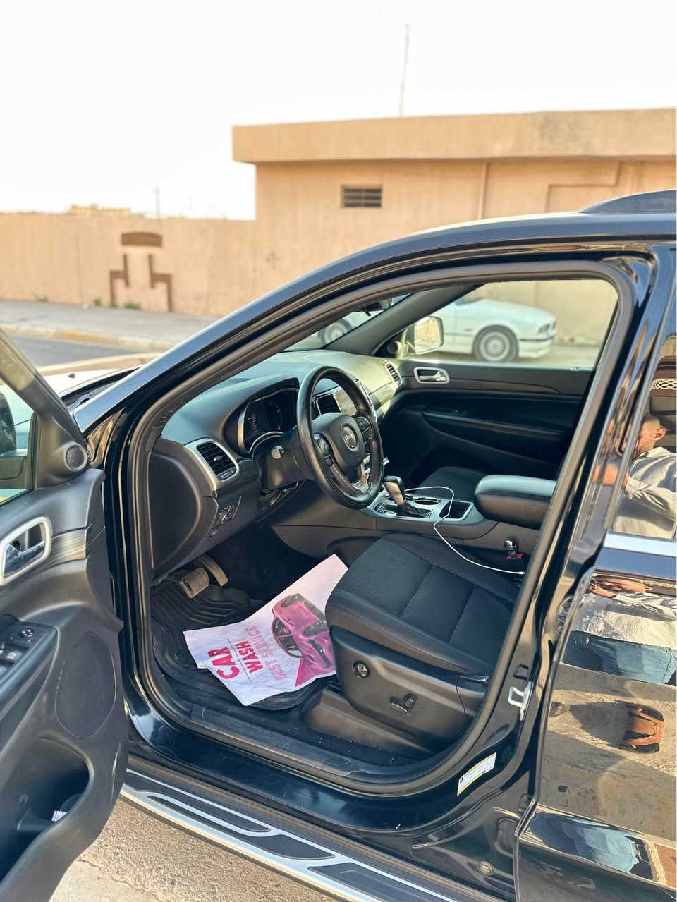 جيب لاريدو  موديل ٢٠٢١  سياره كلين تايتل حتى دعاميات بدون صبغ فقط تعديل بارد باب السايق مقدار شبر فقط 
سياره ماشيه ٤٩ الف مايل سياره جديده مال بيت 
موصفات نص فول 
 سعر سياره ٢٤٥ ومجال 
***********
*********** 
عنوان السياره موصل بعشيقه 
￼ أربيل, العراق
