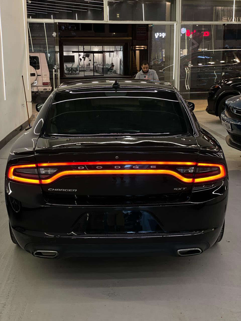 سلام عليكم 
جارجر 2016 فور ويل 6 سلندر ماشية 95 ميل رقم بغداد اب اسمي مكينه كير خير من الله حادثه جاملغ وبنيد بدون دواخل ايرباك استيرن  فقط مواصفات شاشه جبيره شفتات ستيرن تدفئه كشنات سياره جديده وجاهزه السعر 170 وبي مجال بسيط مكانه بغداد القادسيه 
***********
