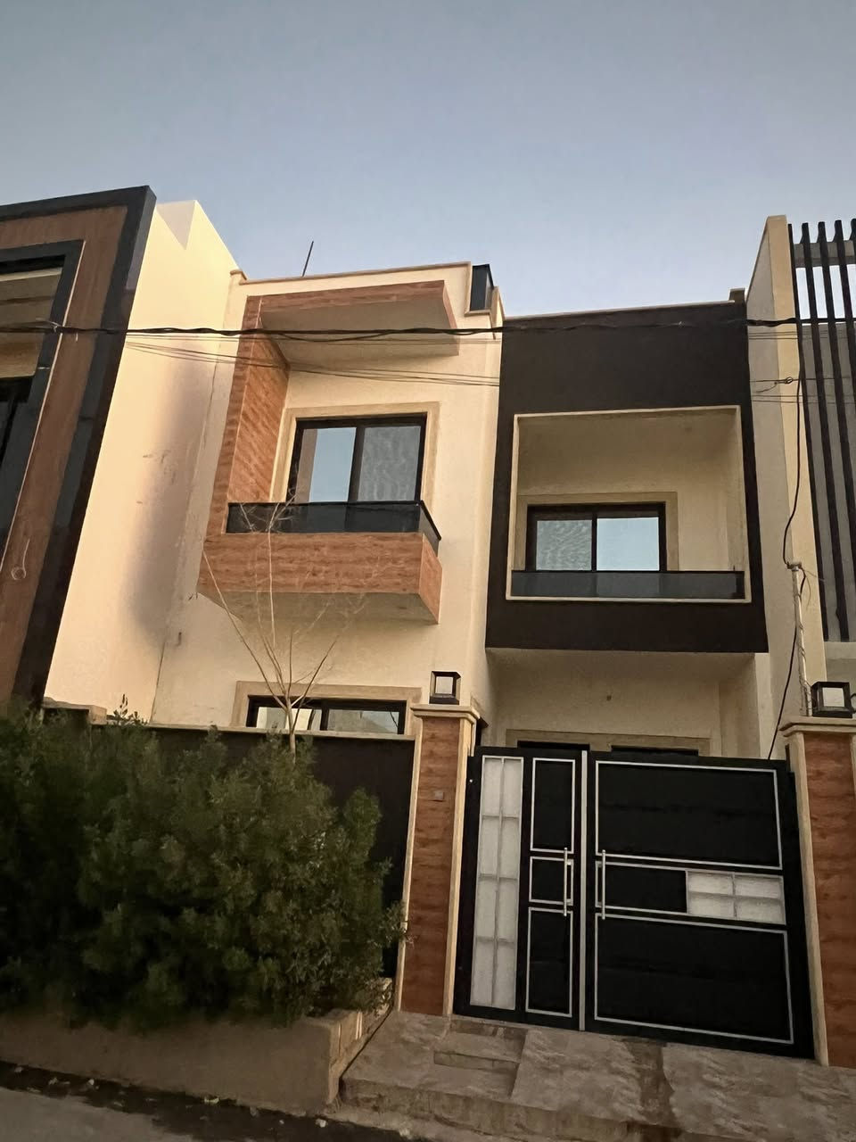 دارللبيع التعليم العالي جمعية النور بيع مستعجل 

بعد الدوره عل يمين

١٥٠ متر واجها ٧ ونص

اربع غرف نورم بناء حديث

نضام سبالت

نضام دكتات

***********

***********
