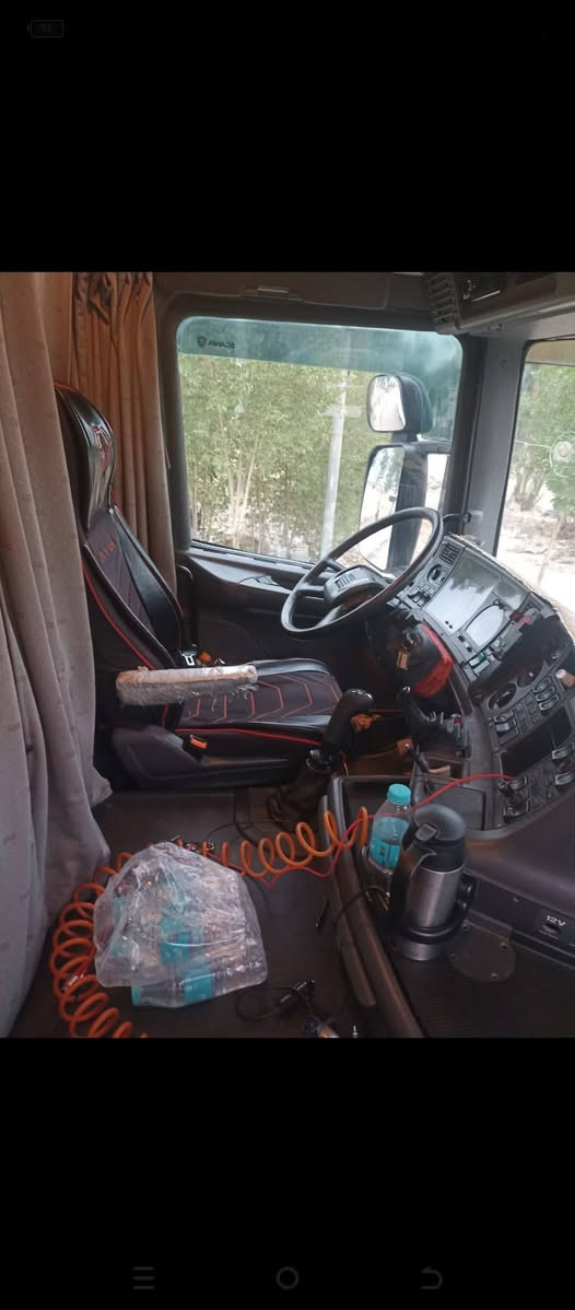 سكانيا موديل 2004 اصل رقم بصره بأسمي  مكفوله كفاله عامه تخم تاير مكينه 6 انجكتر لاتبخير ولاتنقيص  گير 900 مجموعه 2000 خفيفه ***********///***********
