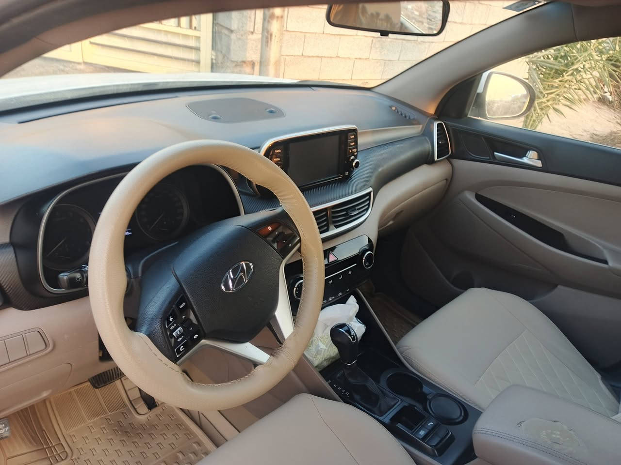 توسان 2019 للبيع ماشيه 91الف العنوان صلاح الدين بلد للبيع السعر 210 ورقه
***********
