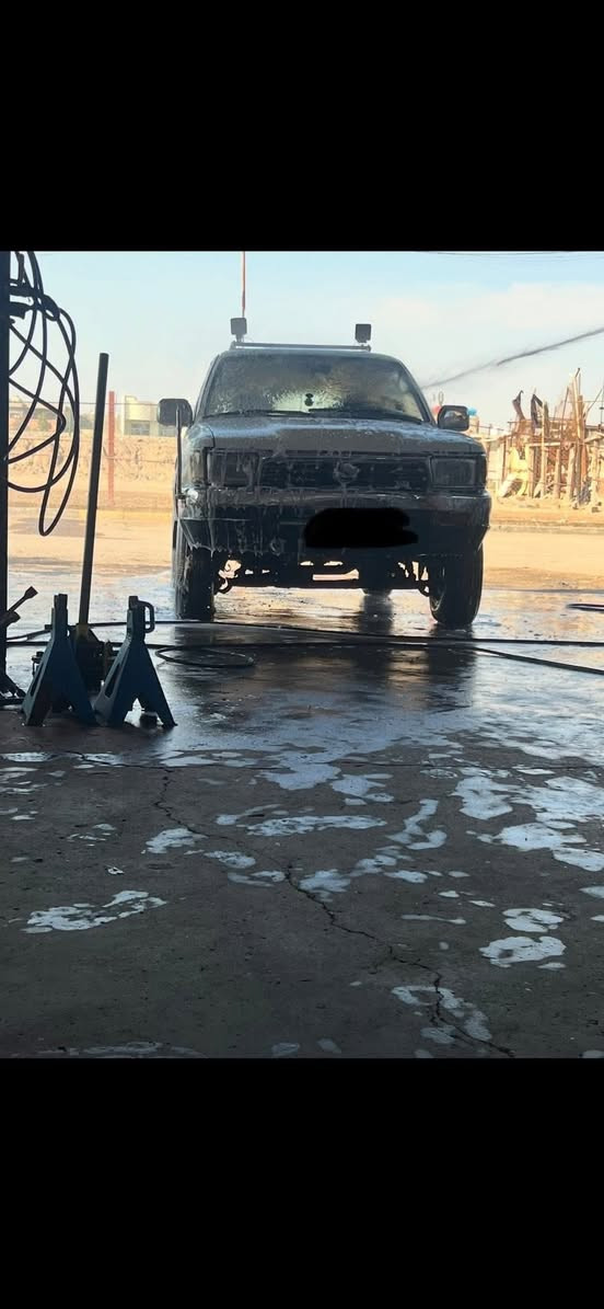 سلام عليكم تيوتا فورنير للبيع موديل 1992سيارة محرك وكير بطةرقم نينوى مخصصيلها لوحات ومجايبهن سيارة بلادي يسره وبيع هلموجود ***********سعر 25
