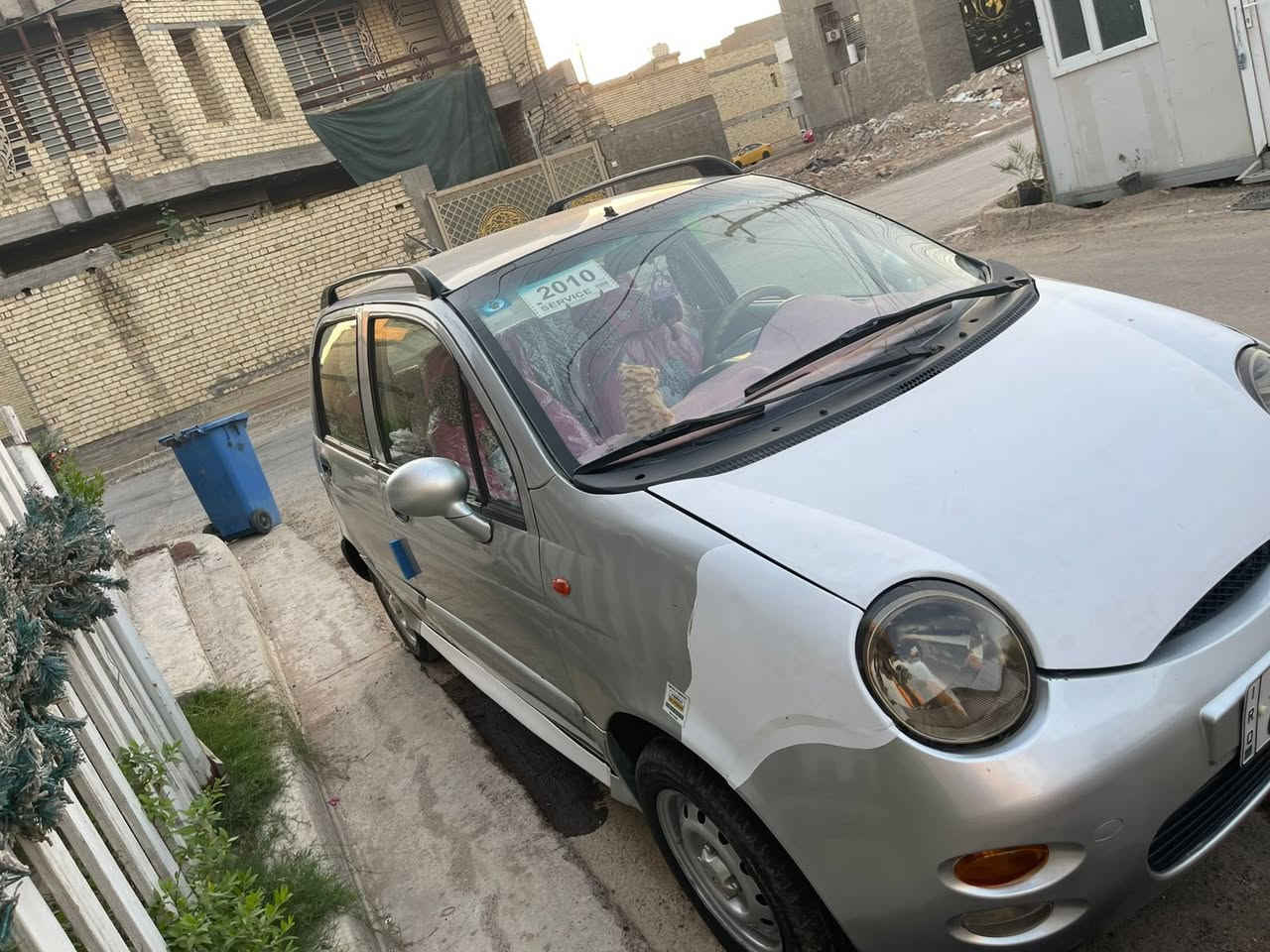 السلام عليكم كيو كيو ٢٠١٠  رقم بغداد حادثهة صبغ في الجاملغ الامامي فقط نضيفة وميكانيك وكهربائيات خير من الله عارضهة ب ٢٩ وبيهة مجال بسيط عنوان بغداد هـ ***********
