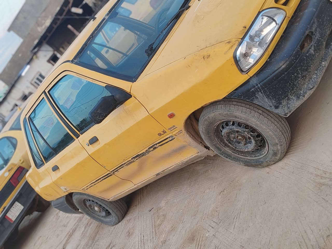 السلام عليكم سايبا للبيع موديل 2010 رقم بغداد الماني تحويل ثاني يوم سنوية لل28 كير جديد مكينة بيها خيط سيارة شغالة وكاملة رايدها ب19 وبيها مجال مكاني بغداد دورة هور رجب رقمي اسيا *********** واتساب ***********
