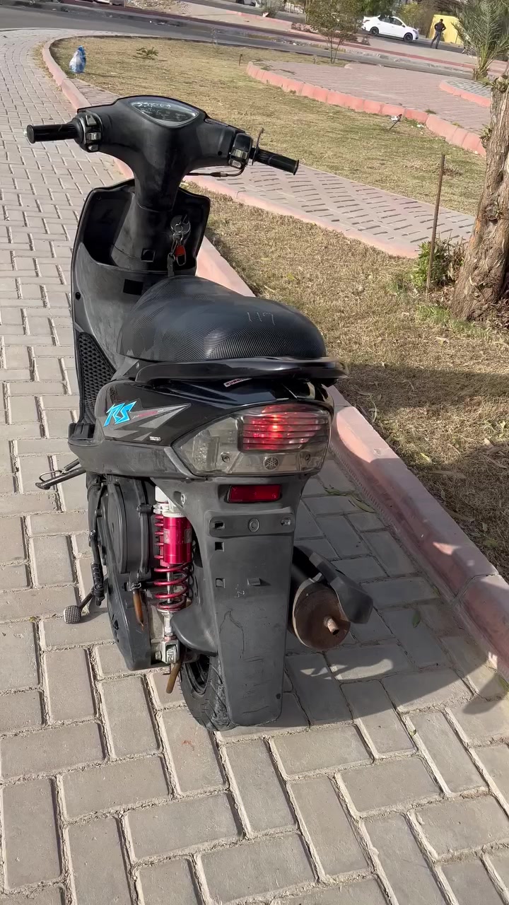 السلام عليكم ماكس عدله للبيع الدراجه صارله شهر نازله رمبه ماشيه 20الف الدراجه خير من الله ماملعوب بيه السعر 800 به مجال مكاتي بغداد السيديه ***********
