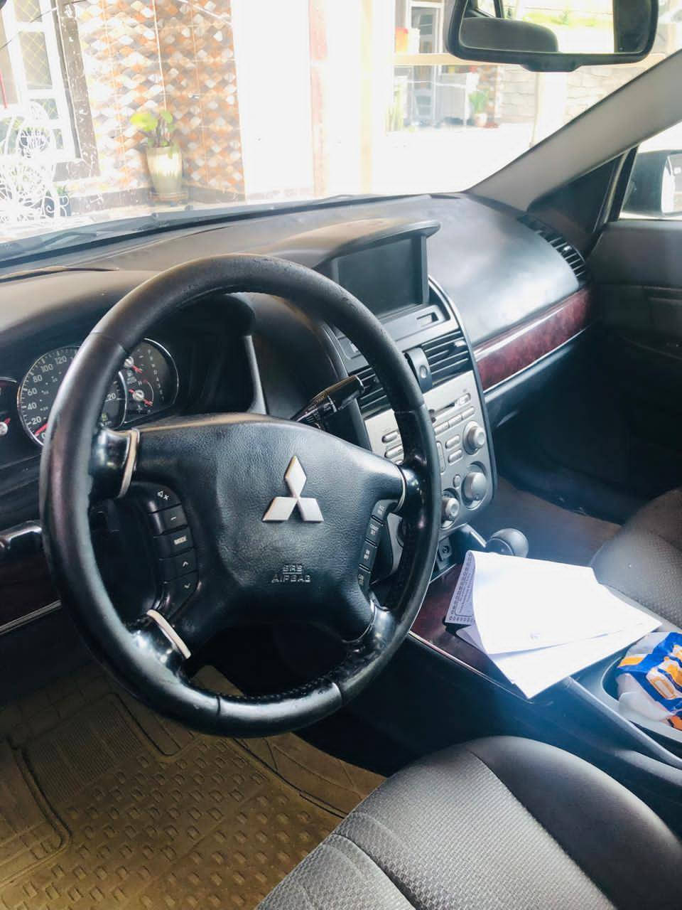 السلام عليكم ورحمة الله وبركاته للبيع متسيوبيشي كلنت 2011  شركه طريق الاقواس سياره فول مواصفات وسياره نظيفه خير من الله
السعر 52 وبيها مجال
***********
