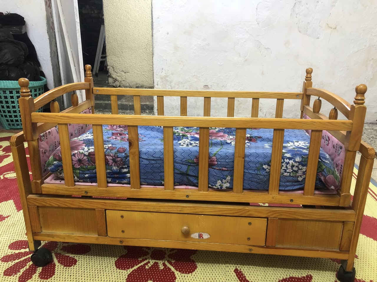 كاروك طفل 40 نضيف وبي مجال
***********
