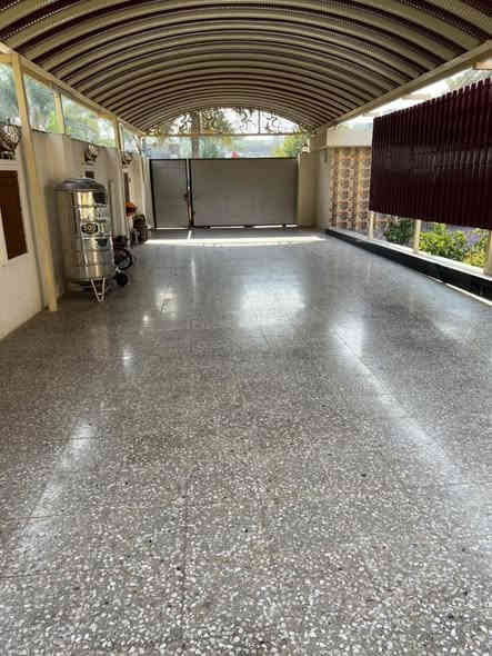 السلام عليكم 
الدار للبيع المساحه الكل 700 متر  يحتوي ع 4 غرف نوم + هول حولي + صاله ضيوف+مطبخ +صحيات داخليه وخارجيه العنوان الراشدية منطقه المراسمه قرب جامع الرقيب الاستفسار اكثر ع الرقم ***********
