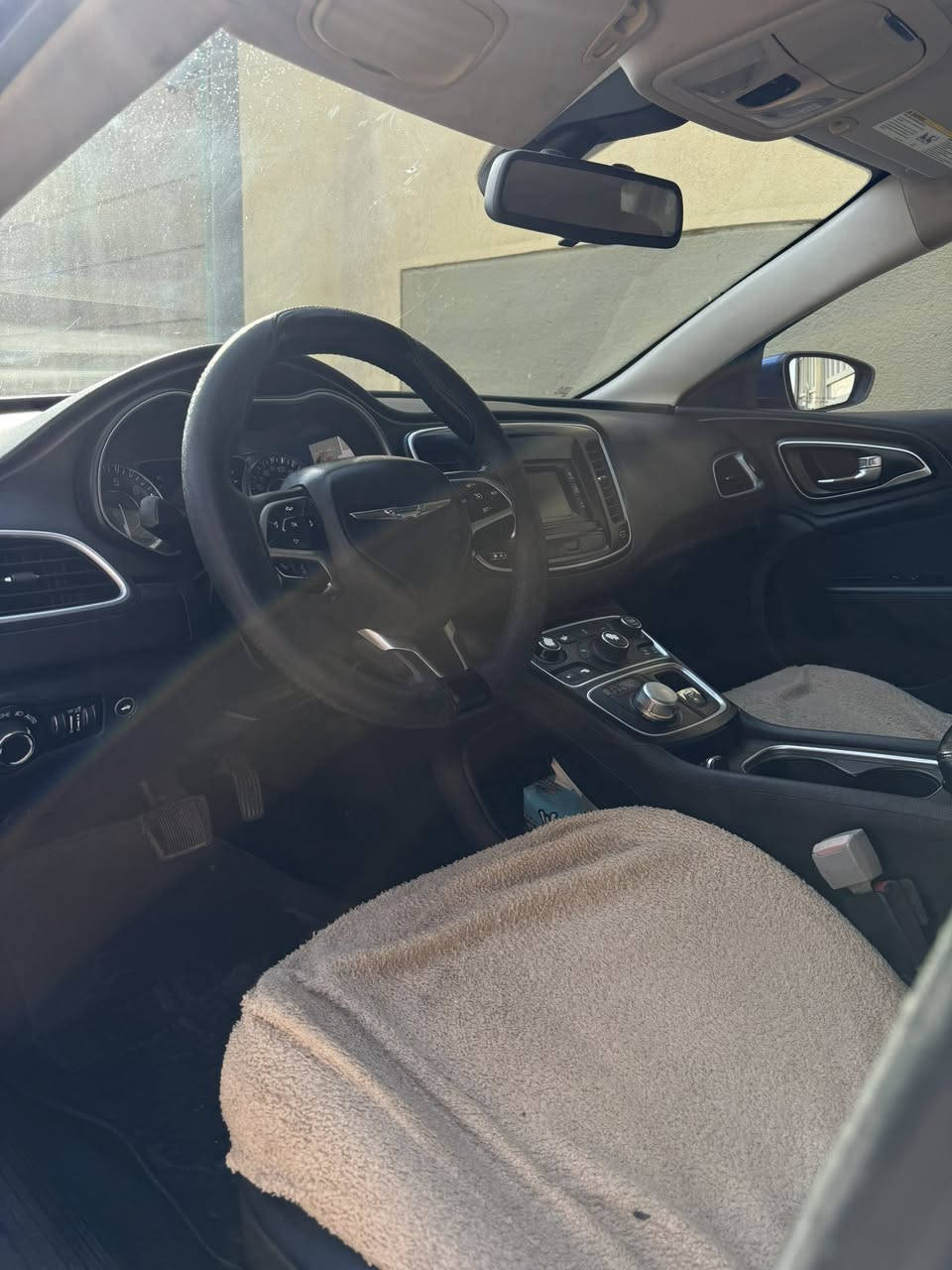 C200 موديل 2015 رقم اربيل حادثهة جاملغ عكس السايق السيارة بيهة قطع رشات صبغ من اشتريتهة انه ابيع حزام السيارة جاهزة مابيهة اي نقص ولا كلوب مشتغل بالعينه تبريد كير ومكينه جدد مابيهة اي نقص فقط حدادية امامية  تعبانه السعر 100 وبيهة مجال تواصل ***********
