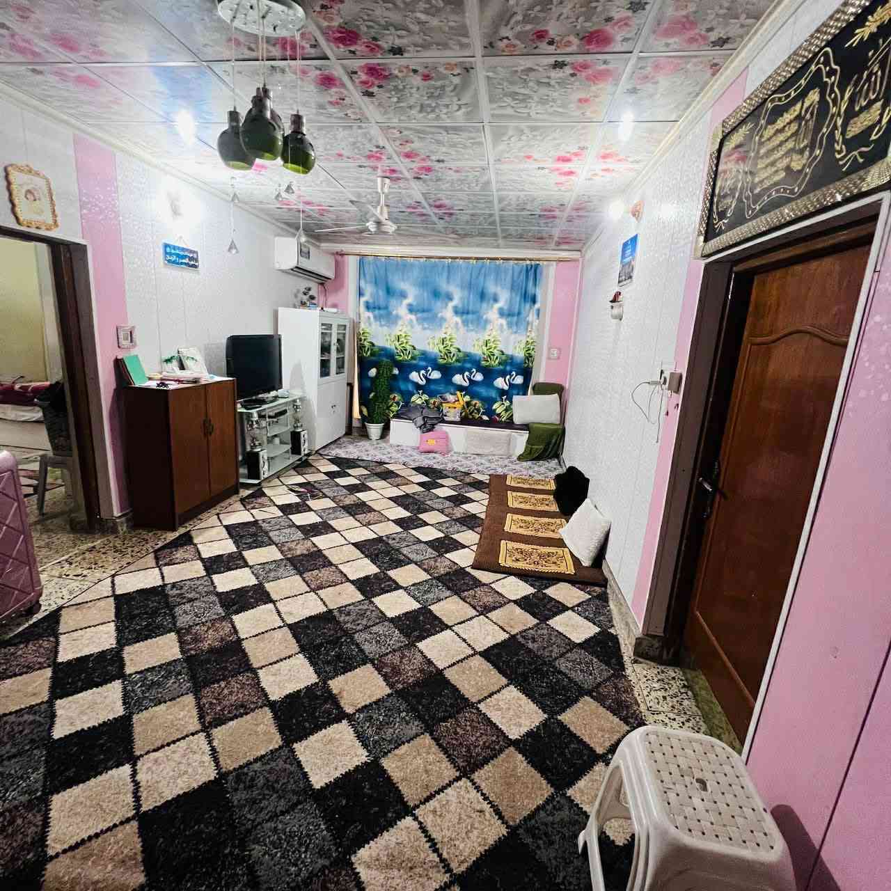 يا الله
بيت 250 متر بم الهوئ القديمه طابو صرف طابق واحد بناء متوسط البيت موقعه كلش حلو وكافه الخدمات متوفرة 
بناء طابوك وعكاده بس البيت نضيف كلش 
للاستفسار الاتصال 
***********
