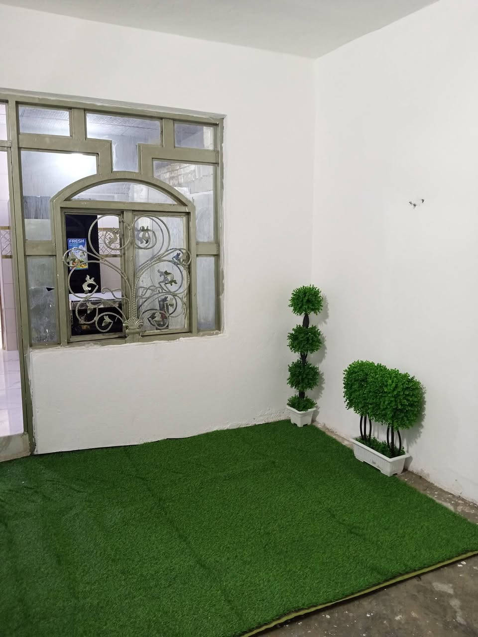 السلام عليكم .. بيت للبيع 120 متر الصدر الثالث 17تموز الكوفه سايدين مطار فرع اسواق فدك مثل ما موظح بالفيديو بيت جديد  للاستفسار اكثر مراسلة الصفحه او الاتصال ع الرقم *********** وات ساب
