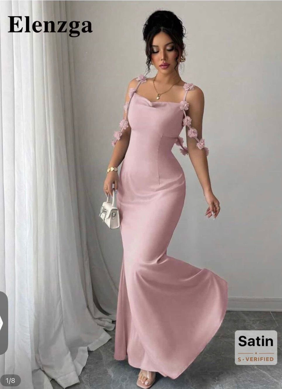 فستان سهرة أنيق، متوفر بثلاثة ألوان: الزهري، الأحمر، والزيتوني. يتميز بتفاصيل دقيقة وتصميم عصري يلائم جميع المناسبات. مصنوع من خامة ساتان عالية الجودة، مريح ويفيض بالجمال والرقي. مثالي للمناسبات الخاصة مثل الأعراس والحفلات المسائية.