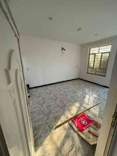 #للايجار_______في_______السيديه
مشتمل مساحه  50 متر مودرن 

يتكون من

غرفتين نوم مطبخ صاله خدمات صحيه 

#الايجار  800 الف وبي مجال 

قرب الجادريه

للاستفسار الاتصال على الارقام التاليه

***********

***********
