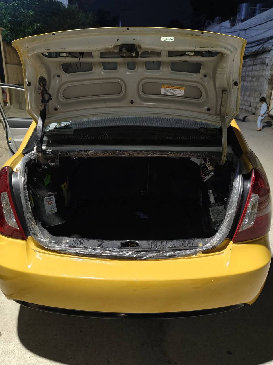 السلام عليكم اكسن دبدوب للبيع امريكي موديل 2009محرك 16السياره بسمي شرط التحويل السياره نضيفه كدام العين هذا رقم راعيها ***********
