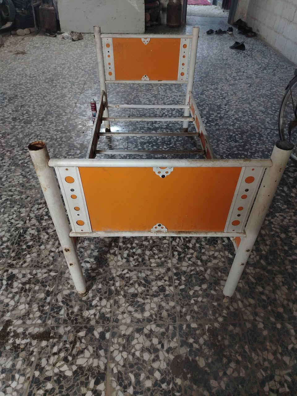 جربايه اطفال نظيفه  للبيع السعر  ٢٠ الف 
وبيه مجال للشراي العنوان النجف حي الوفاء الاتصال على الرقم  ***********
