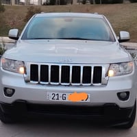 كراند شروكي • ٦ سلندر ٣٦٠٠ • دواخل عسلي