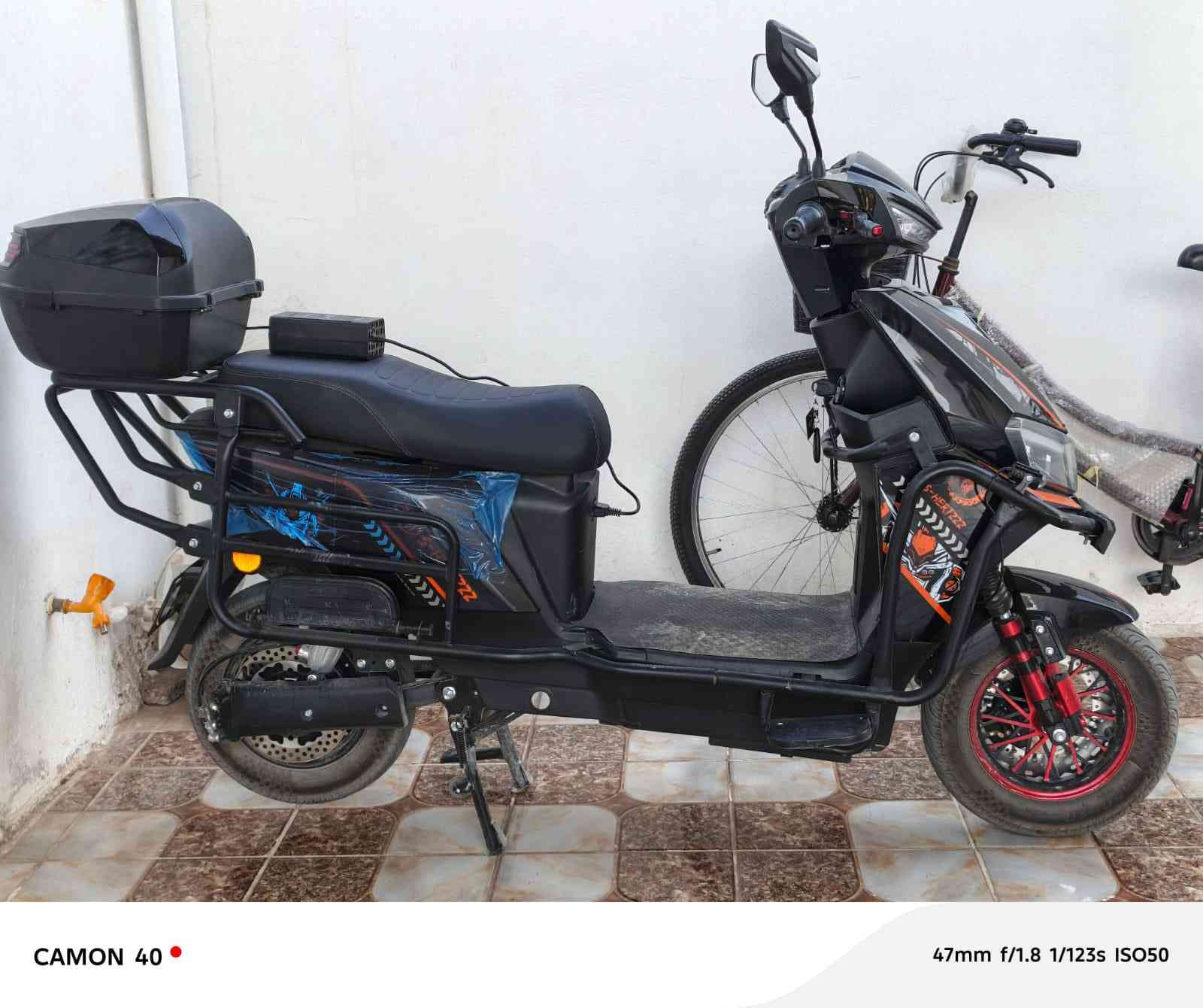 سلام عليكم موطور شحن سكنس كوري مر شركة الامير فول فول مواصفات بصمات سويجات كرتات بلاتوث 6بطاريات موطور كله سبورت سرعته 120شرط إذا مو اجدد من صور مو الك نضافة 100٪ لايت زنون عالي ناصي لايتات بومه لموطور شديته على ايدي قبل 20يوم سعره 700وبي مجال زيرو زيرو شرط لفحص رقم ***********
عنوان الرمادي التأميم
