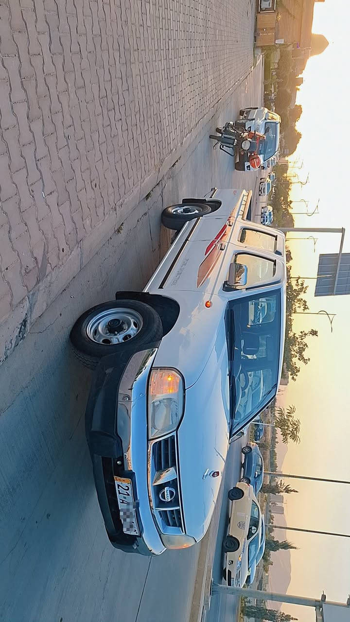 سڵاونیسان دەبڵ مۆدێل 2008
بێ‌ بۆیاخ کەمێ ساردی هەیە لەزگە بیلادی هیچ لێ دراویەکی نیە مه کینە ی نەکراوە تەوە سەنەوی تازەیە ماڵێکی‌ پاکو بێ‌ عەیب هیچ پارچەیەکی نەکراوه تەوه هەربەڕێزێک مشتەریە په یوه ندی بکات ***********
