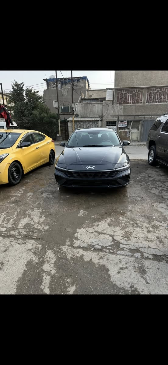 النترا مديل 2025 حادثها فقط نص البنيد بدون دواخل وطاك اريباك الدركه فقط لون اسمنتي نص فول يعني بصمه ستيرن تحكم جهتين شاشة كبيرة شاشة اعطال رادار جانبي والمواصفات معروفه 
ماشية9mi 
السعر 169$
رقم بغداد 
الرقم
***********
