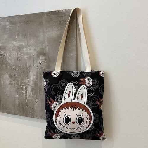 👛حقيبة كتف لابوبو الجديدة 👛
شنطة قماش غير رسمية بطابع كيوت وعصري، تناسب كل يوم سواء للطلعات، الشوبنغ أو حتى الاستخدام اليومي 💖

🧸 تصميم مستوحى من شخصية Labubu اللطيفة، مع 9 رسومات مختلفة تعطيها شكل ممتع ومميز 😍🎀

📏 المقاس:
الارتفاع: 38 سم 📐
العرض: 30 سم 📐

💼 مناسبة لـ:
• الطلعات اليومية 🚶‍♀️
• المكياج ومستحضراتك 💄
• أغراض البيبي 👶
• الشوبنغ والتسوق 🛍️
• الاستخدام المدرسي أو الجامعي 📚
✔️ قماش قوي وخفيف بنفس الوقت
✔️ مساحة واسعة وترتيب عملي للأغراض
✔️ تصميم كيوت يناسب البنات بكل الأعمار
✔️ سهلة الحمل ومريحة على الكتف
💫 شنطة تجمع بين الكيوت والعملية… خفيفة، مرتبة وتكفي كل احتياجاتك اليومية بدون تعب

سعر القطعة خاص 
🚘يوجد خدمة توصيل لجميع محافظات العراق ٤ الاف🚘 بغداد, العراق


**إذا كنت صاحب هذا الإعلان وتريد حذفه لأي سبب، رجاءا أرسل رسالة إلى الدعم الفني**