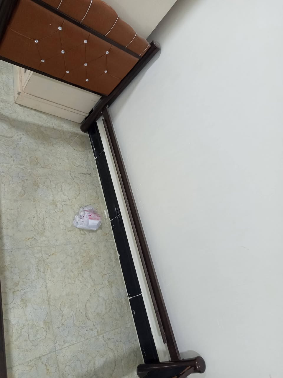 سلام عليكم 
جرابي حديد العدد 2
الاوله بيها قاعدة وكامله قويات
الثانيه عوزها بس قاعده وحديدها قوي
العنوان: الناصريه الحبيليه مقابل سجن الاصلاح 
للاستفسار الاتصال على الرقم التالي 
***********
