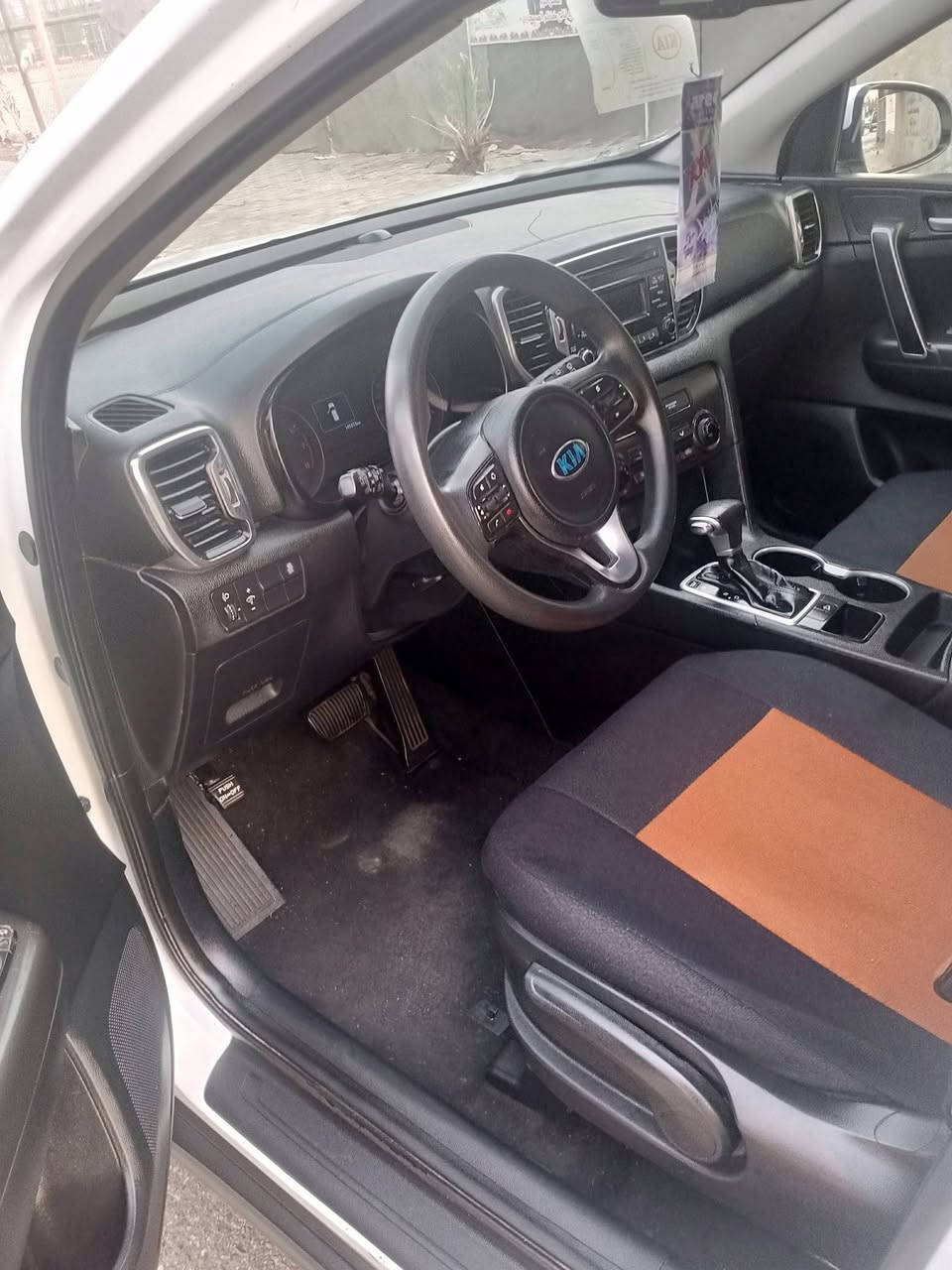 السلام عليكم سبورتج خليجي موديل 2017 سيارة جديد مكفول كفالة عام سعر 175 رقم الهاتف ***********
