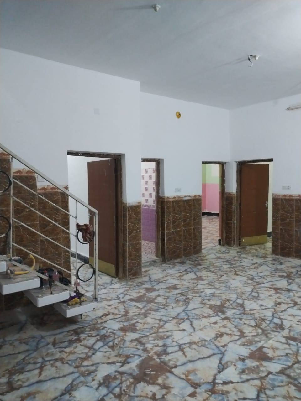 بيت (150) متر بناء حديث في منطقة حي المعلمين الجديد قبل الفتحة الأولى ،منطقة هادئة متكون من غرفتين وصالة ومطبخ وصحيات مع ساحة ،وترك دائر المنزل الايجار (350) ألف للاستفسار أكثر يرجى الاتصال على الرقم الاتي..

***********
