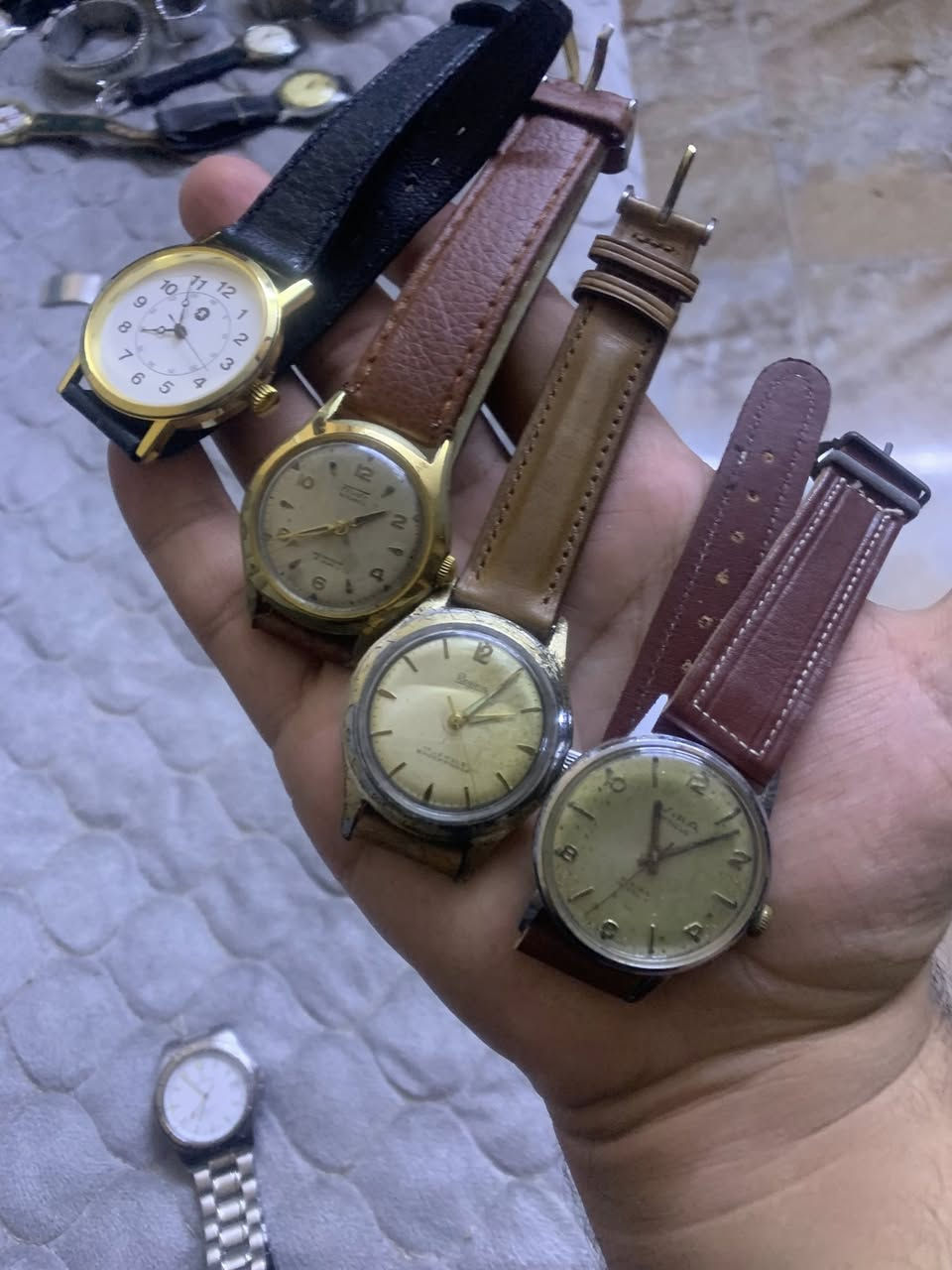 شلعة ساعات فنتج نصب تكويك وقطعة كاندينو بطارية مكينة ثري فايف البيع شلع فقط ٥٠٠ الف قفل عالتم 

عدد ٢٠ 
تطلع القطعة ب٢٥ الف البيع شلع فقط 

للعلم فقط الكاندينو سعرة ١٠٠


**إذا كنت صاحب هذا الإعلان وتريد حذفه لأي سبب، رجاءا أرسل رسالة إلى الدعم الفني**