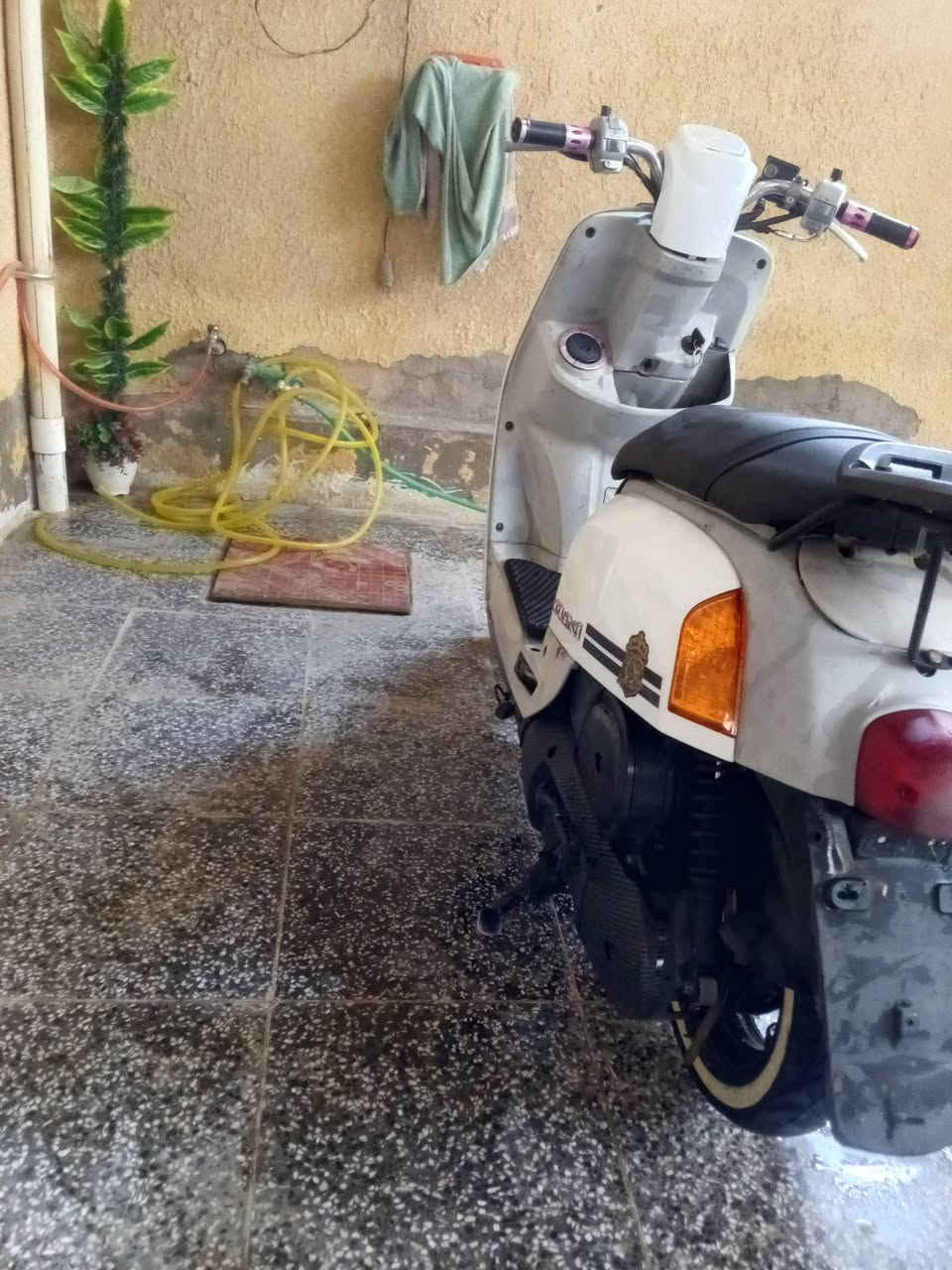 بوليس للبيع اي نقص ما بيهه ما عده العداد ما يشتغل الباقي كله كفاله داخل رصاصي نضافه 100/100 المحرك نضافه 100/100 دراجه كفاله عامه السعر 650 وبيهه مجال شي بسيط مكاني المشتل شارع المطبك رقمي ***********
