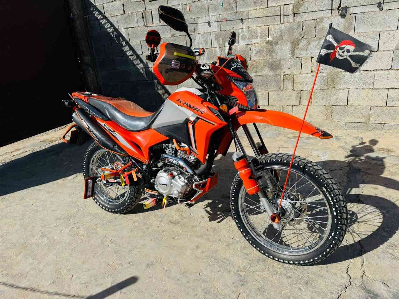 للبيع قفاز كيافار موديل 2023 دراجه بعده زيروا وصارف عليه ترتيب حجم المحرك 200  الكير 6 الدراجه كفاله عامه كهربائيات تخبل والاضافات الي ضايفهن حيل مرتبه السعر خاص مكاني الرمادي صوفيه قرب محطه الكهرباء *********** غير متواجد عل فيس
