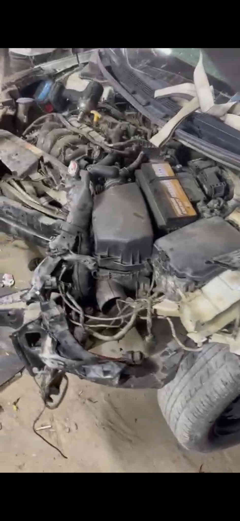 السلام عليكم فورتي 2016 رقم بغداد بيهة حادث 
مكينه شغاله السعر 68 العنوان بغداد الدوره ابودشير

‭0773 795 5709‬
