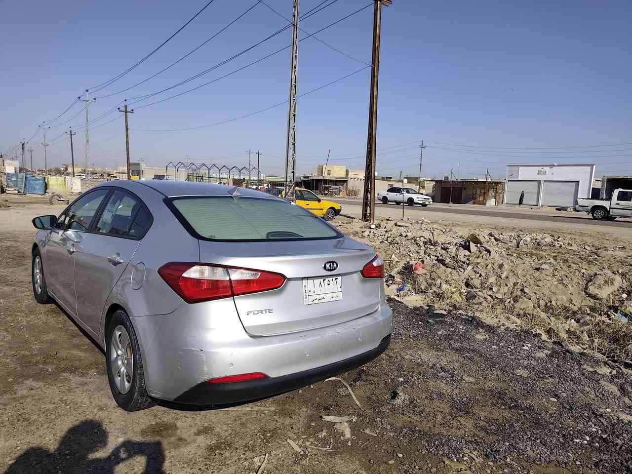 كيا فورتي 2015 للبيع فول ماعدا الفتحه كير ومكينه كفالة وأرد امريكي مكينه 2000 
رقم ذي قار بسمي تحويل مباشرالسعر115
***********
