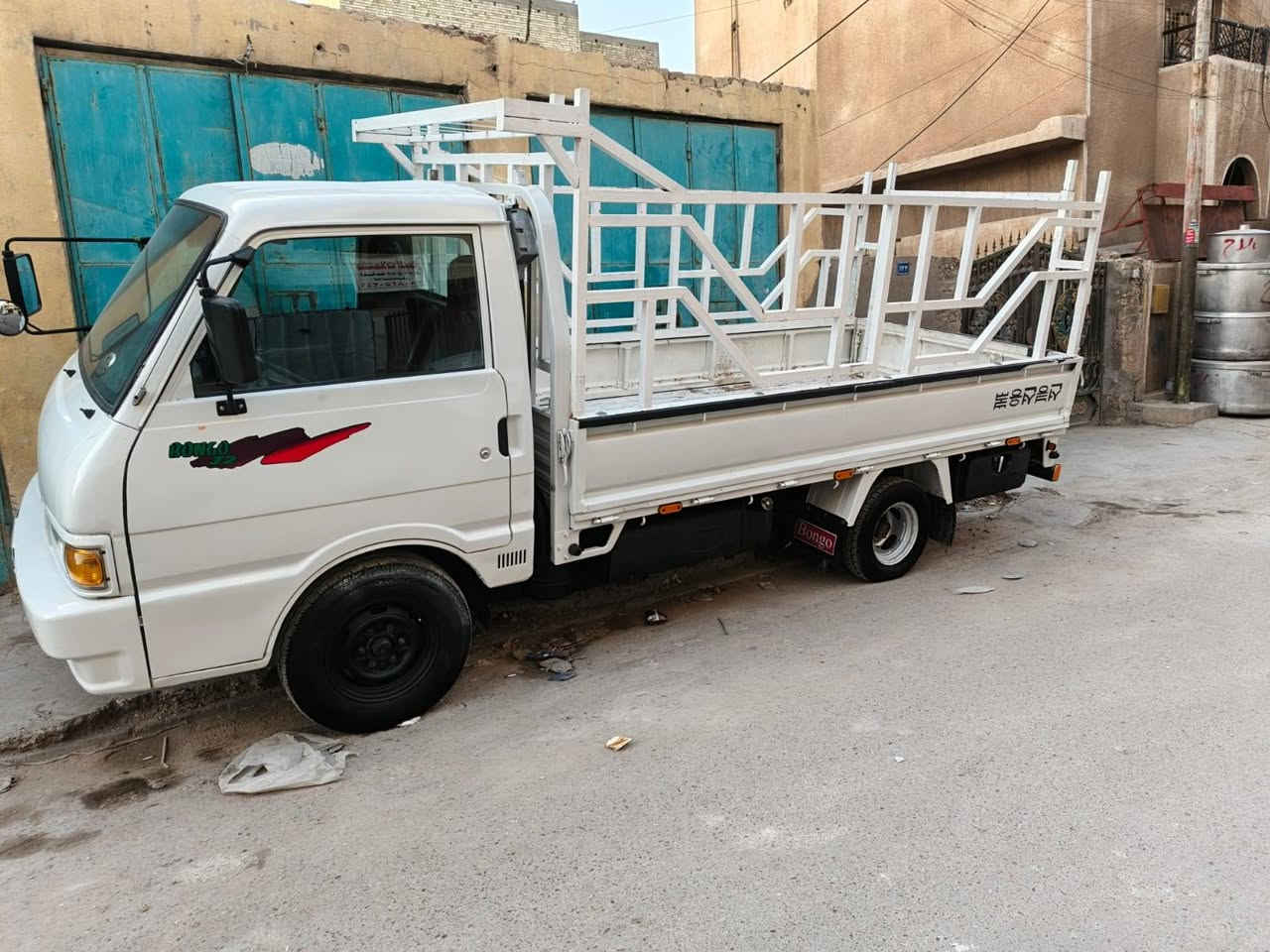 محرك شغال مضبوط
✔️ كير عادي
✔️تخم تاير جديد
✔️ ما محتاجة شي
✔️ زجاج جديد 
✔️ السيارة معمره تعمير حلو 
✔️ رقم مسجل الجديد تحويل مباشرة 
السيارة استخدام يومي وتشتغل بدون مشاكل
البيع السعر 62ورقه
📍المكان: (بغداد البياع)
📞 رقم الهاتف: (***********
