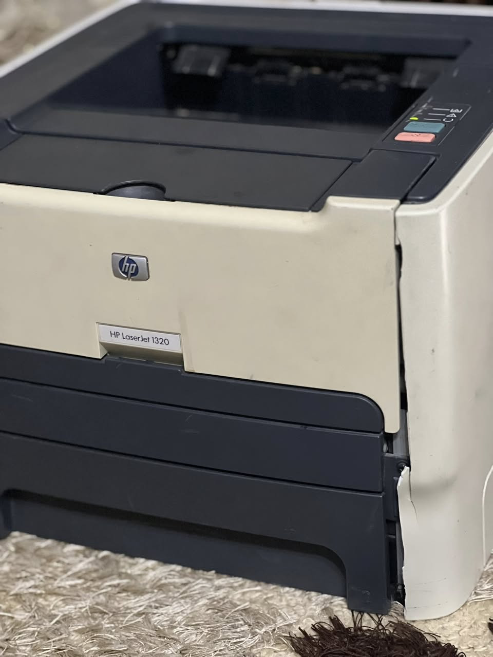 السلام عليكم 
طابعة HP Laser jet 1320
مستعمله وبحاله جيدة البيع لأعلا سعر 
        لأي استفسار 0912651108


**إذا كنت صاحب هذا الإعلان وتريد حذفه لأي سبب، رجاءا أرسل رسالة إلى الدعم الفني**