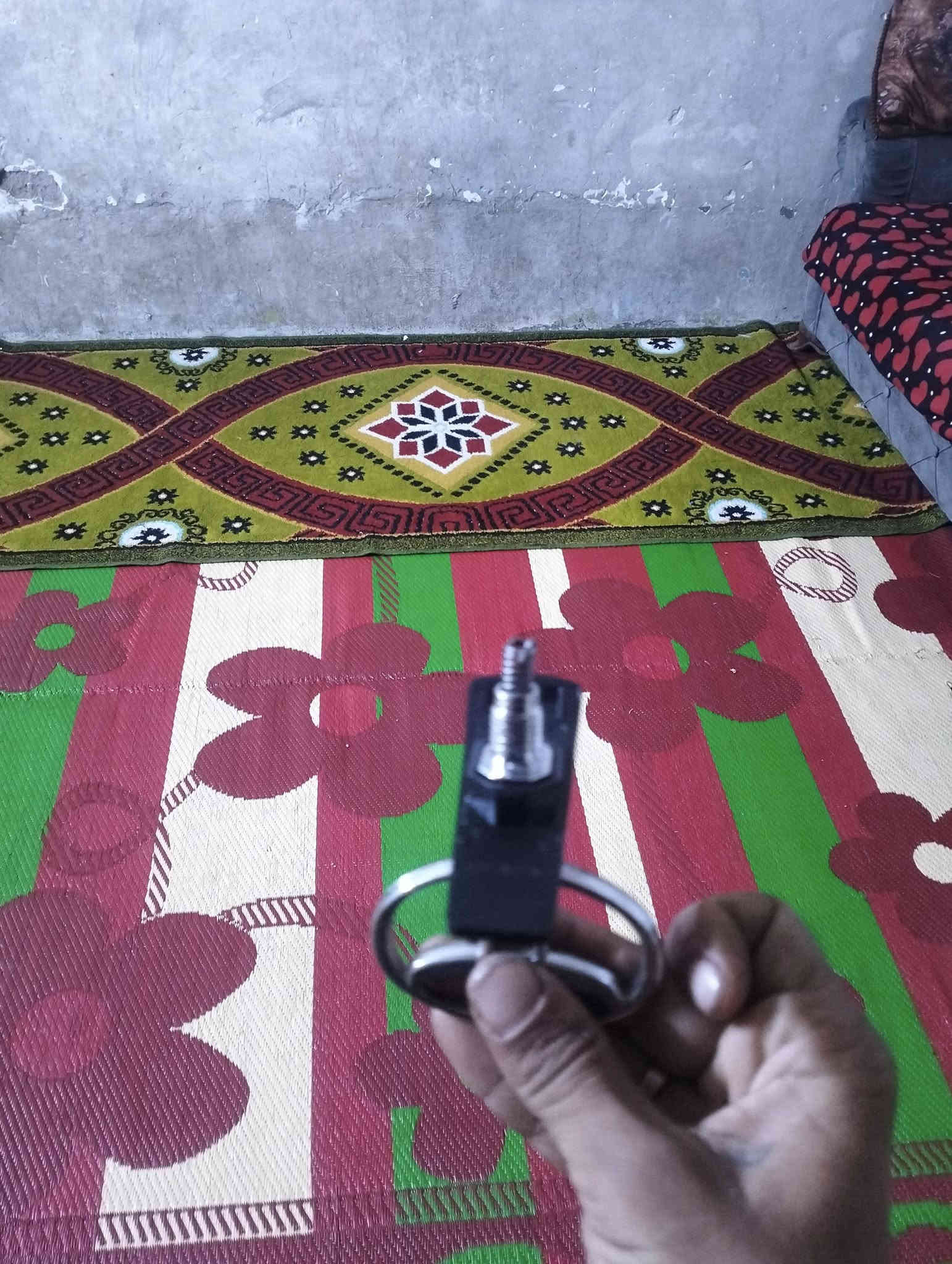 ***********
98 ل 2005
